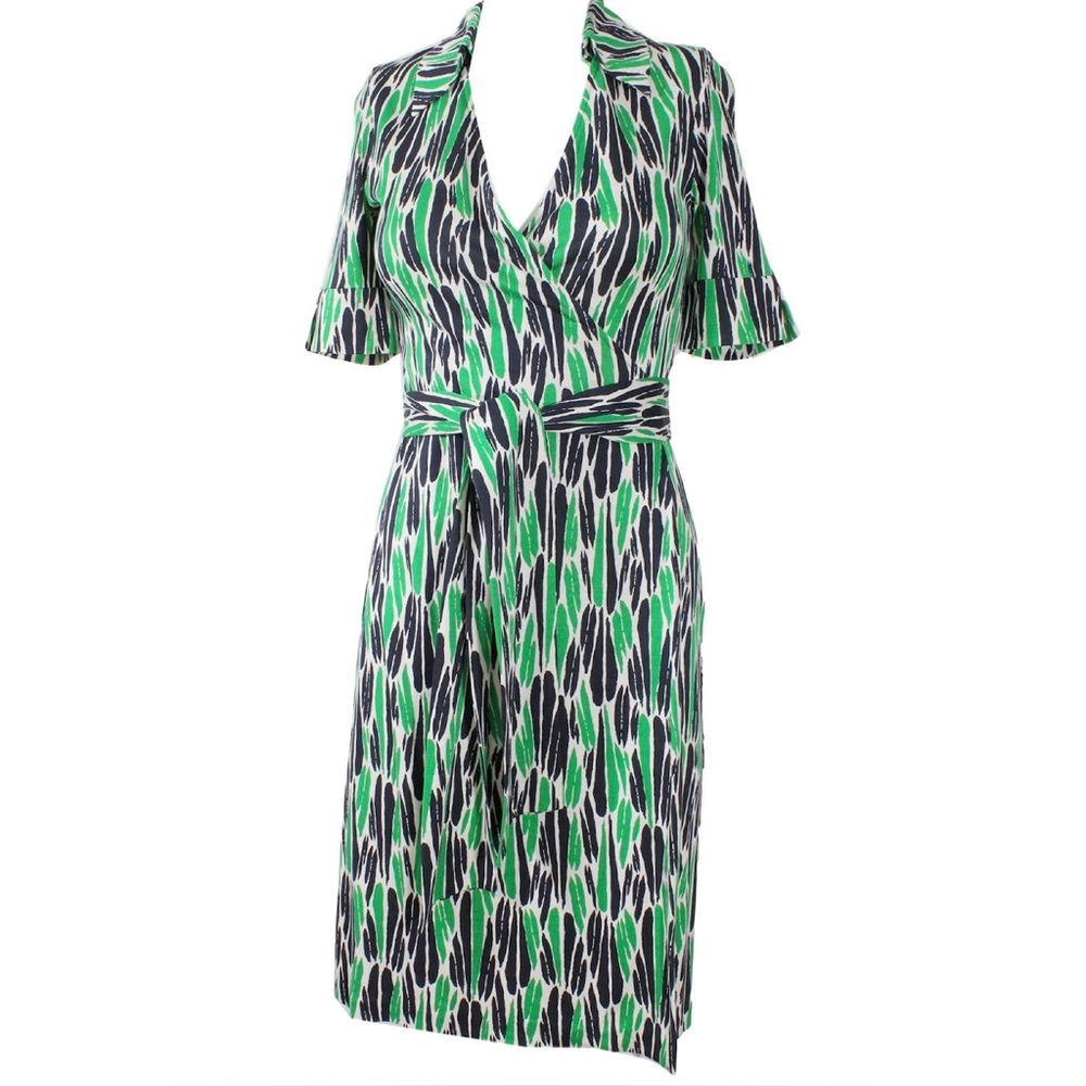 Diane Von Furstenberg Jillia wrap dress, size 12.